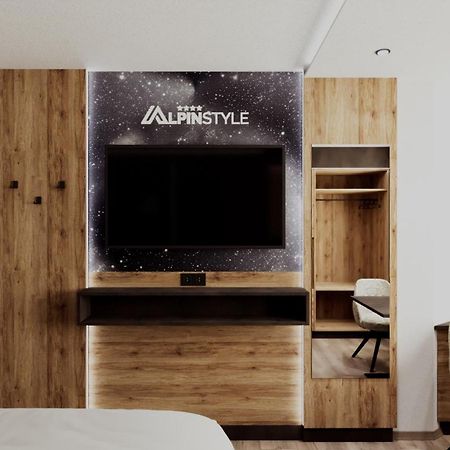 Alpinstyle Hotel Ишгль Экстерьер фото