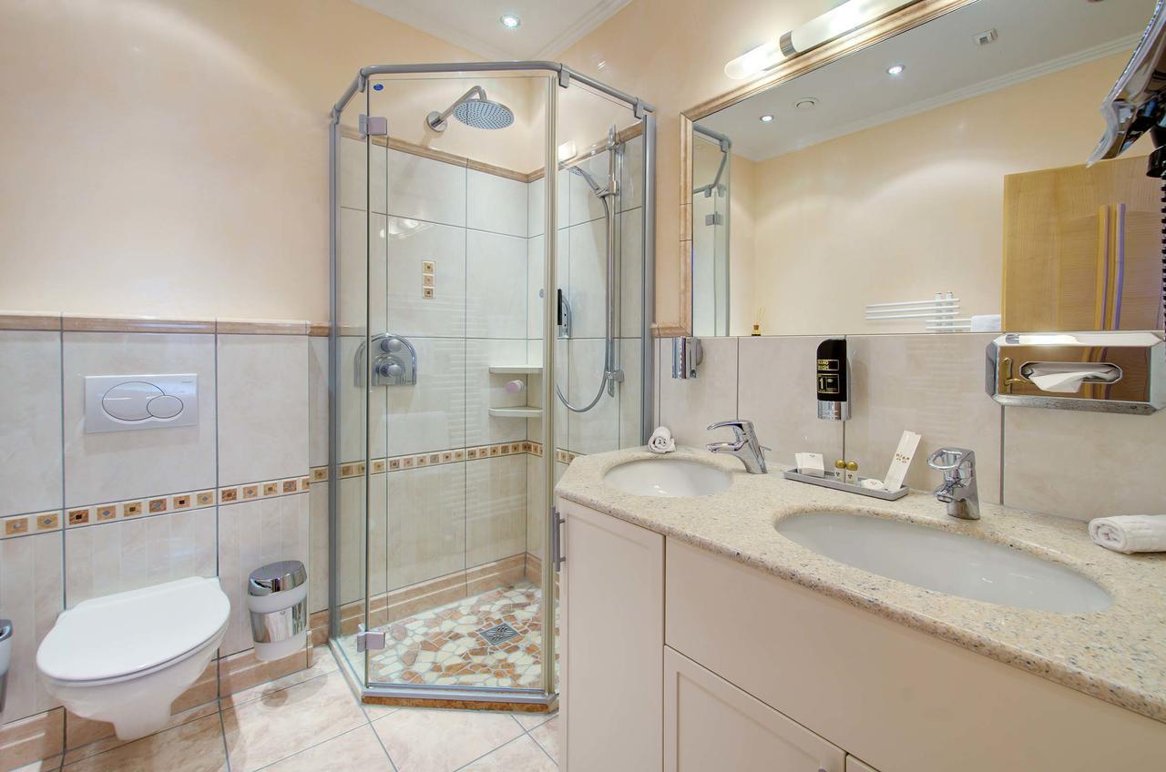 Alpinstyle Hotel Ишгль Экстерьер фото