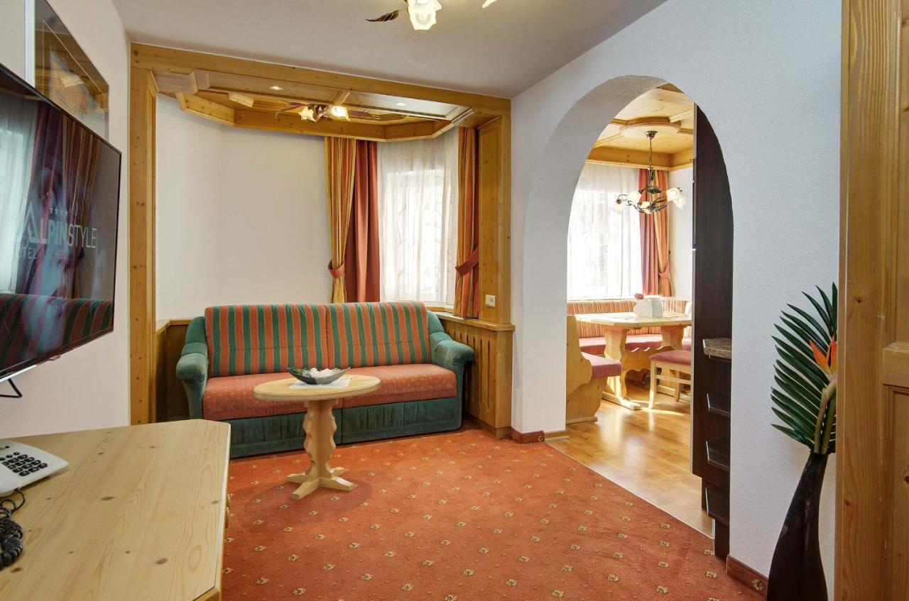 Alpinstyle Hotel Ишгль Экстерьер фото